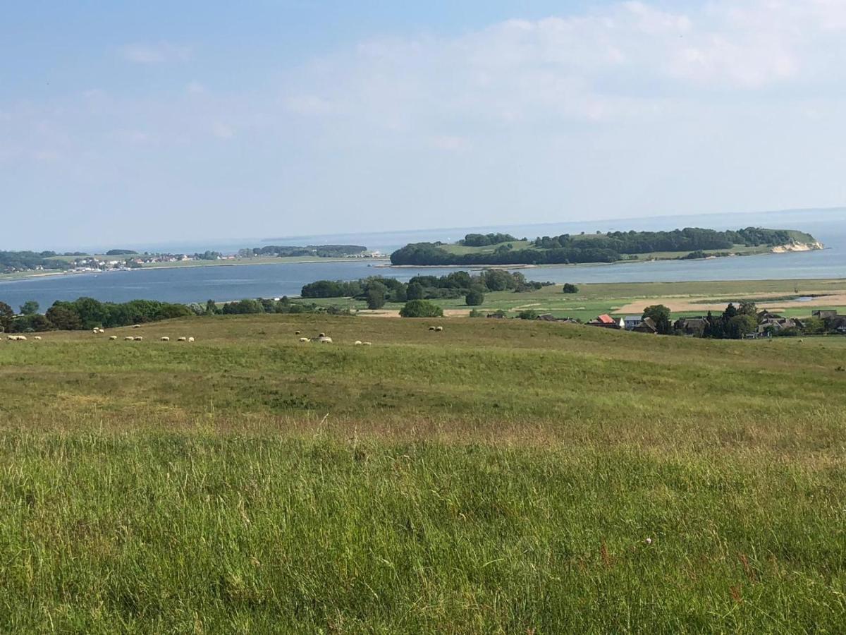 Auf Ruegen Mit Boddenblick Gross Zicker
